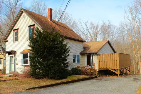 43 Deane St, Gardiner, ME 04345