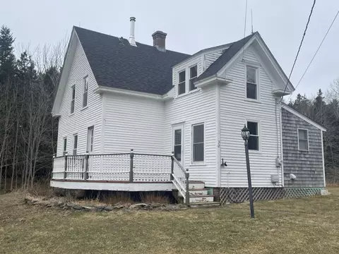 32 Sleepyville Rd, North Haven, ME 04853
