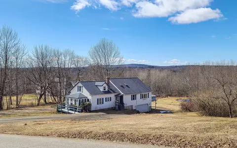 44 Metcalf Rd, Winthrop, ME 04364