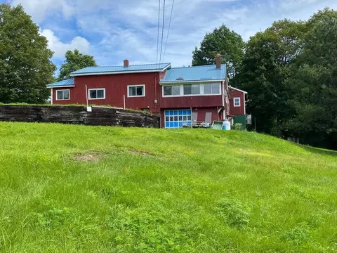 7 Harrison St, Calais, ME 04619
