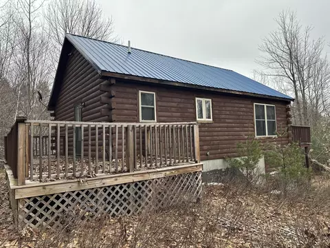3 Cobble Hill Rd, Paris, ME 04281