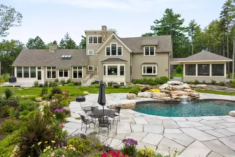 39 42 North Shore Rd, Boothbay, ME 04537