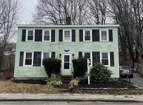 39 Lewiston St, Mechanic Falls, ME 04256