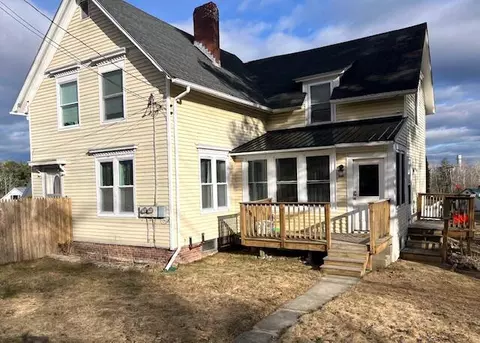 1243 State St, Veazie, ME 04401