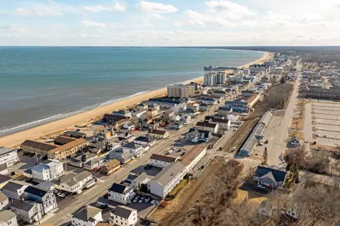 78 E Grand Ave #202, Old Orchard Beach, ME 04064