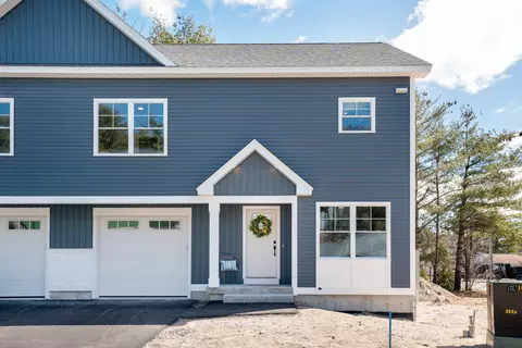 50 Ocean Park Rd #111, Saco, ME 04072