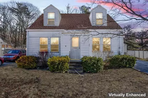 27 Drew St, Lewiston, ME 04240