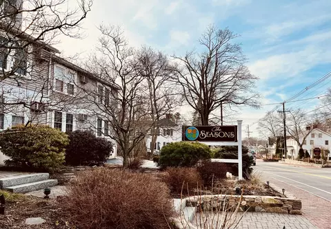 298 Main St #105, Ogunquit, ME 03907