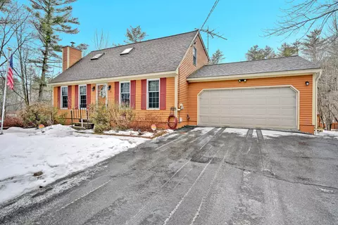 18 West St, Manchester, ME 04351