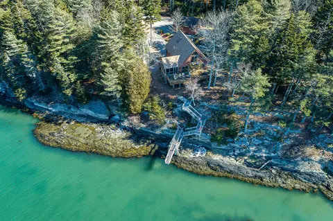 76 Seal Ledge Ln, Harpswell, ME 04079