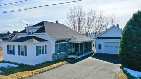 112 Jackson St, Van Buren, ME 04785