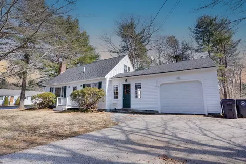 15 Woodside Dr, Kennebunk, ME 04043
