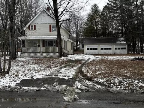 24 Park St, Caribou, ME 04736