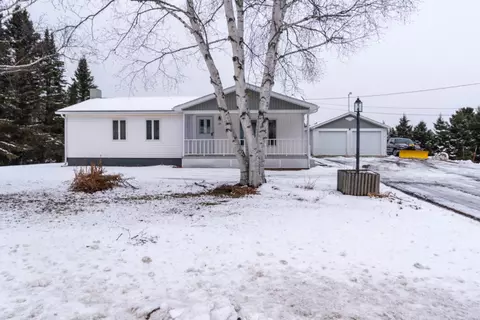 28 Main St, Grand Isle, ME 04746