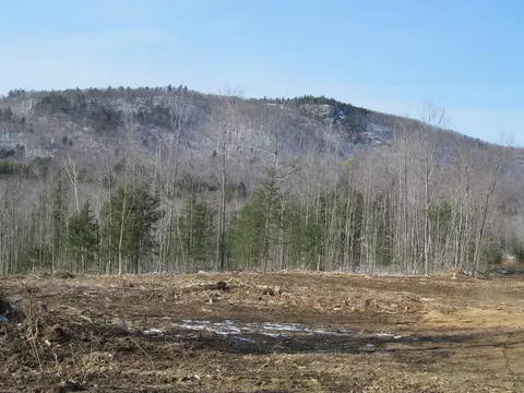 01 Hayes Rd, Norway, ME 04268