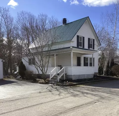 13 Mousam St, Springvale, ME 04083