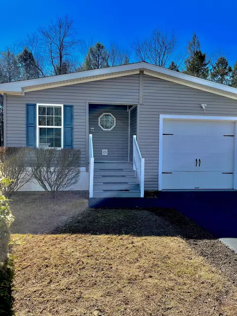 3 Kimberly Ln, Arundel, ME 04046
