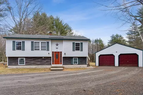 28 Maple St, New Gloucester, ME 04260