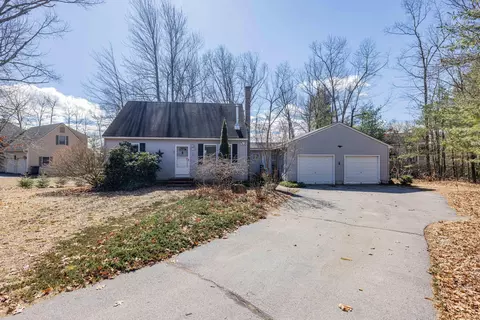 1 Blackberry Ln, Wells, ME 04090