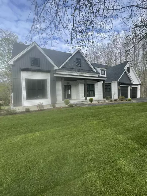 19 Meeting House Rd, Biddeford, ME 04005