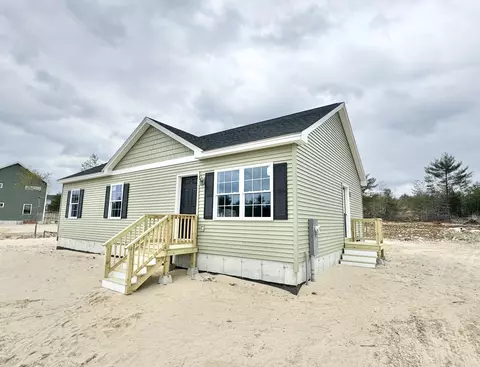 3 Estes Dr, Standish, ME 04084