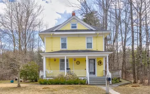 16 Newell St, Gorham, ME 04038