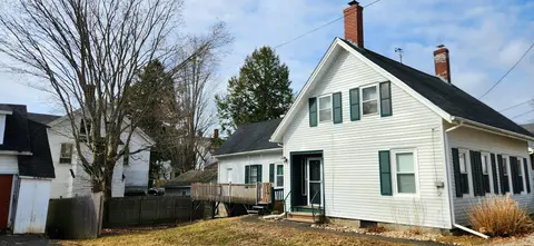 42 Franklin St, Bucksport, ME 04416