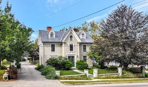 69 Elm St #300, Camden, ME 04843