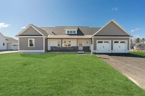 7 Magnolia Dr, Old Orchard Beach, ME 04064