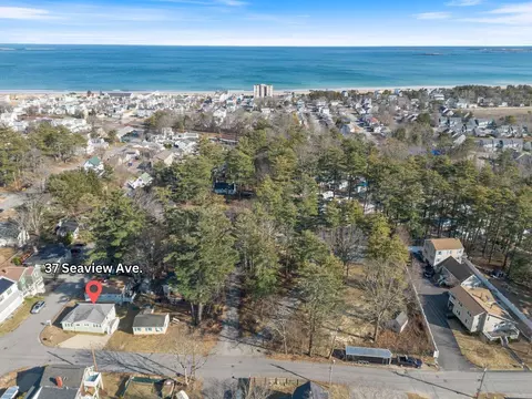 37 Seaview Ave, Old Orchard Beach, ME 04064