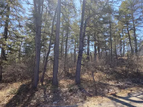 31 Lake Sherburne Rd, Waterboro, ME 04087