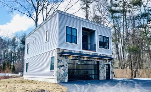 8 Atlantis Ln, York, ME 03909