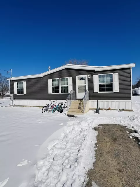 35 Adams St, Skowhegan, ME 04976