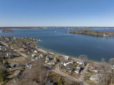 362 Island Ave, Portland, ME 04108