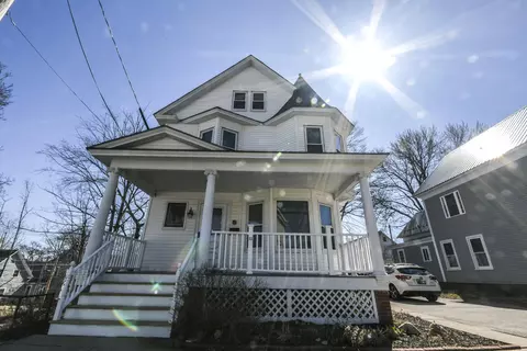 11 Maple St, Sanford, ME 04073