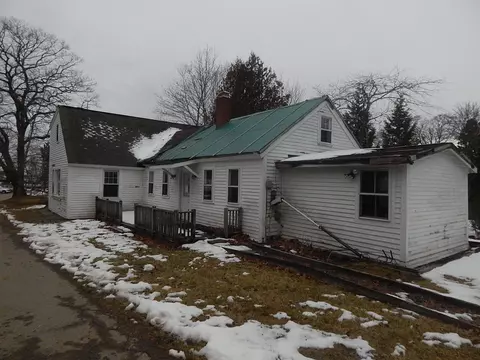 16 Union Ct, Boothbay Harbor, ME 04538