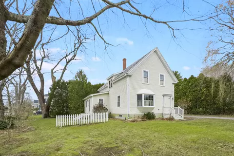 23 Green St, Thomaston, ME 04861