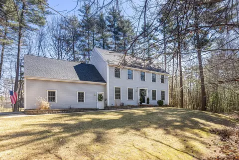 3 Long Cove Dr, Old Orchard Beach, ME 04064
