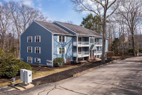 7 Stoneridge Ln #4, York, ME 03909