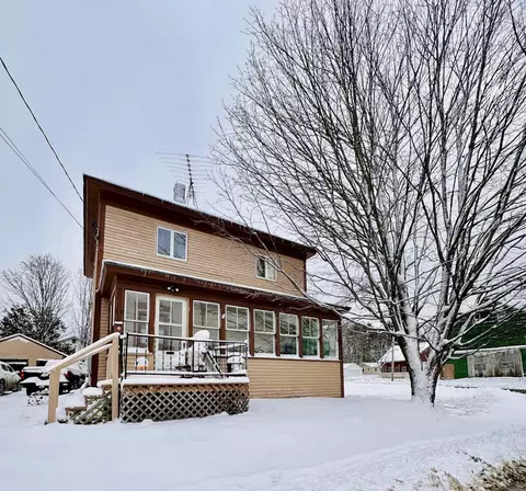 38 Mechanic St, Skowhegan, ME 04976
