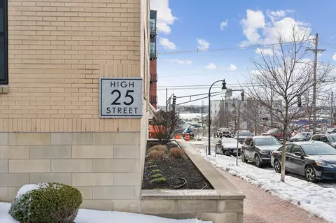 25 High St #516, Portland, ME 04101