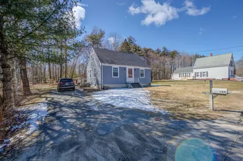 438 River Rd, Windham, ME 04062