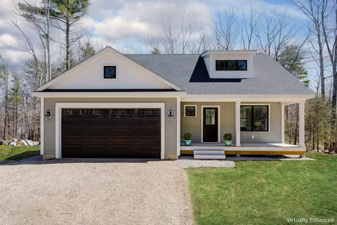 28 County Rd, Cape Neddick, ME 03902