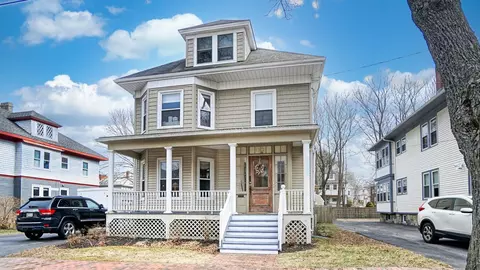 94 Dartmouth St, Portland, ME 04103