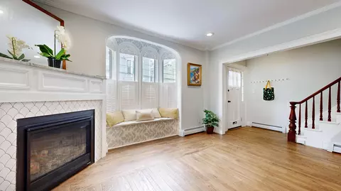 14 Dow St, Portland, ME 04102