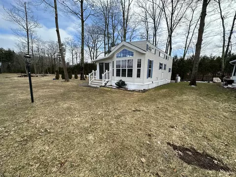 23 College Dr #8, Wells, ME 04090