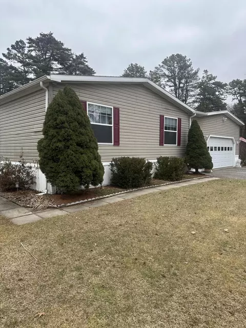 11 Carriage Way, Alfred, ME 04002