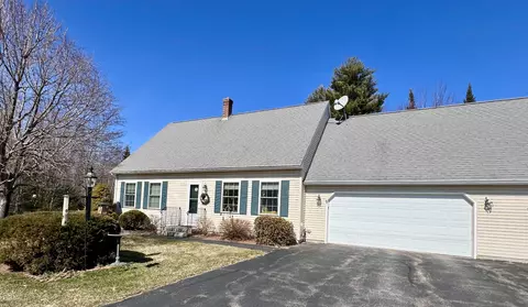 75 Aquamarine Ct #75, Auburn, ME 04210