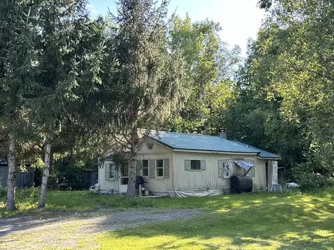 13 Day Rd, Medway, ME 04460
