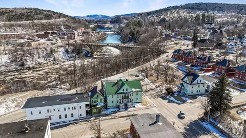 25 Maine Ave, Rumford, ME 04276